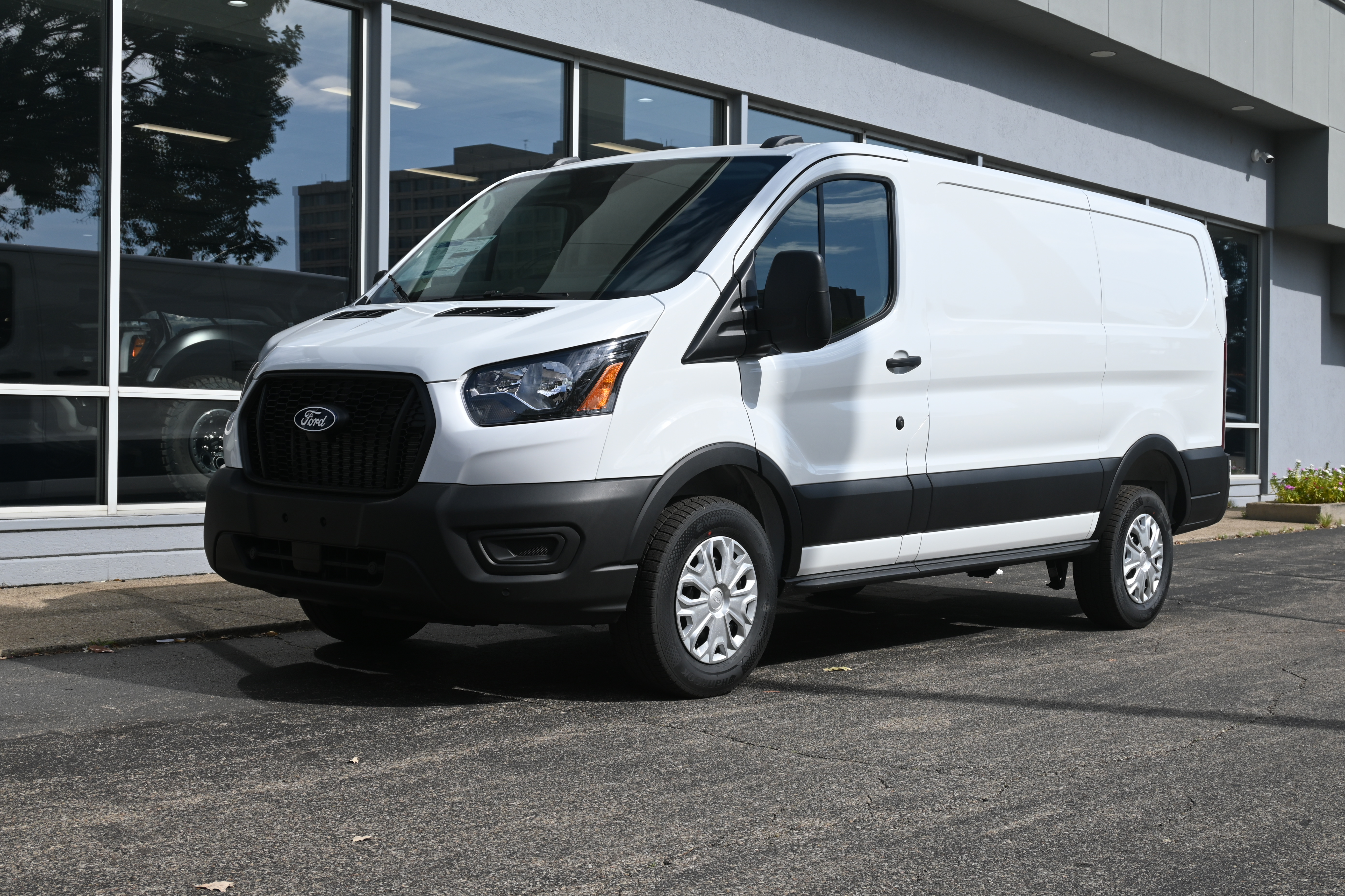  Ford Transit-250 Cargo