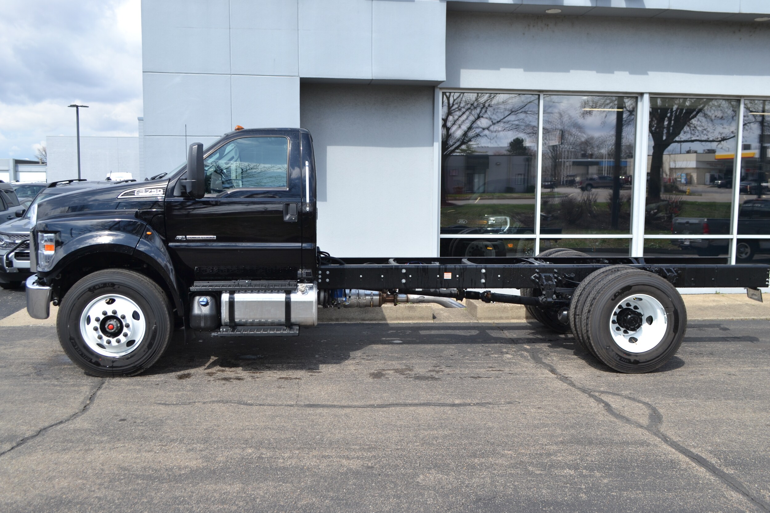 2026 Ford F-750 Regular Cab photo 2