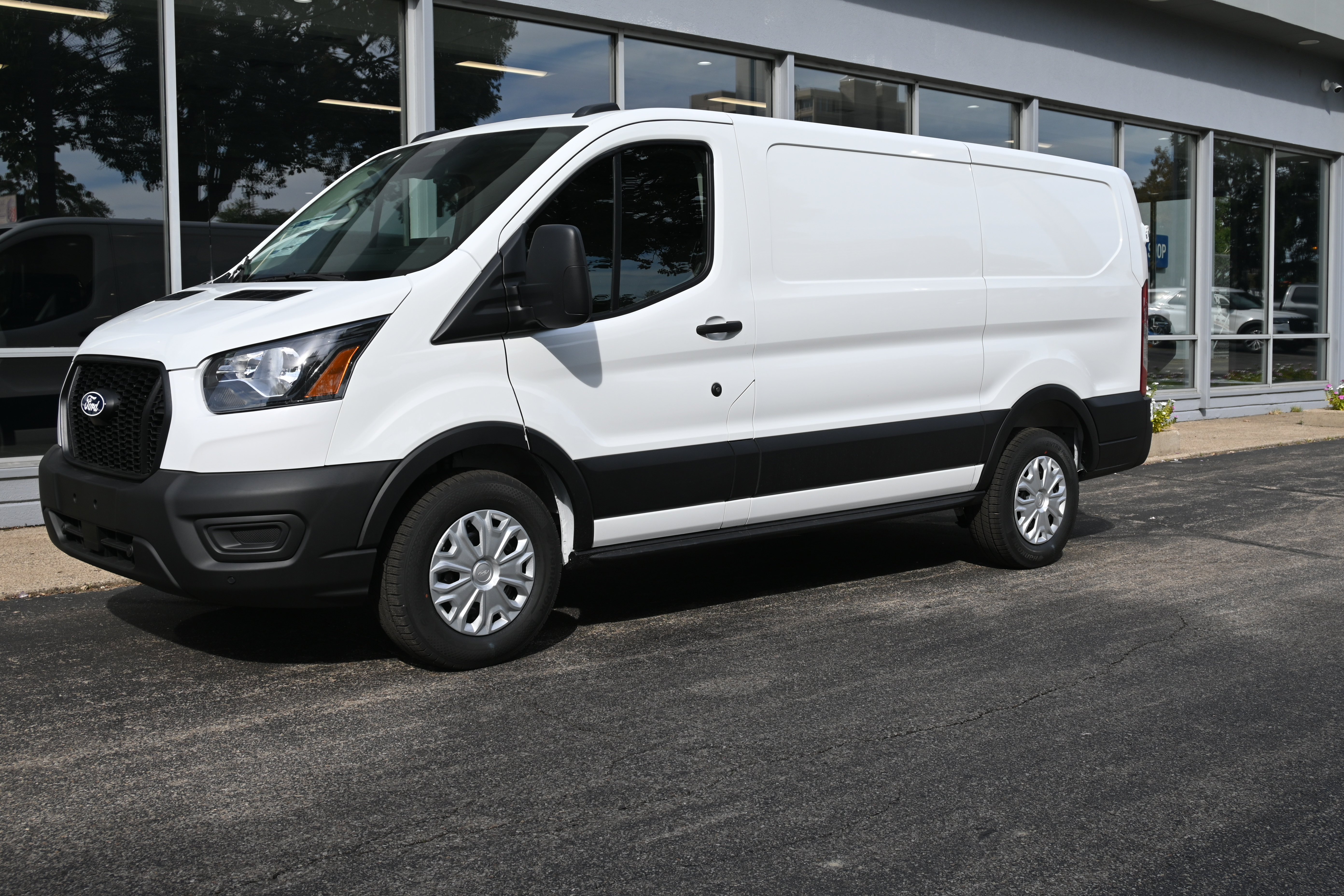  Ford Transit-150 Cargo