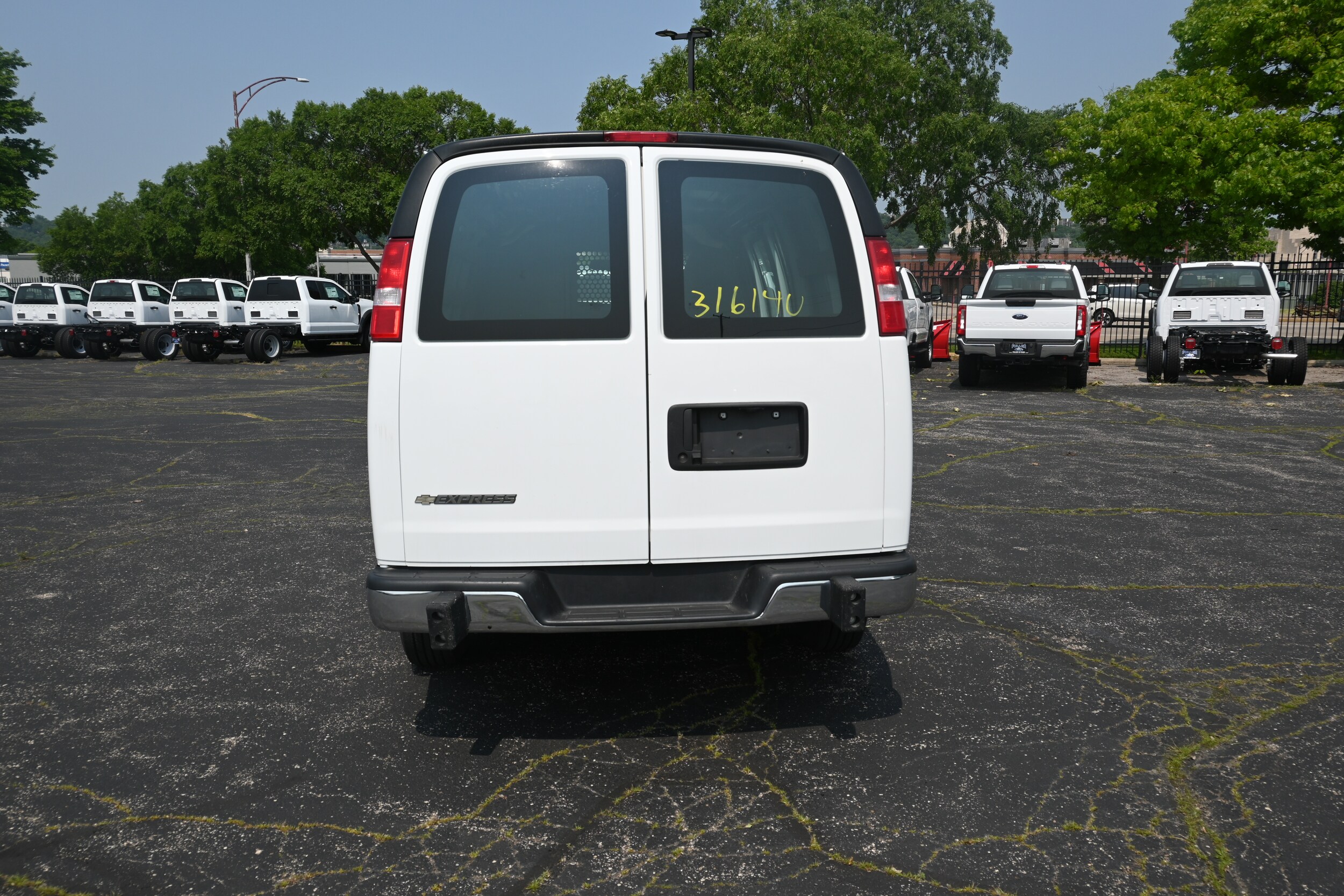 2023 Chevrolet Express 2500 Work Cargo Van photo 3