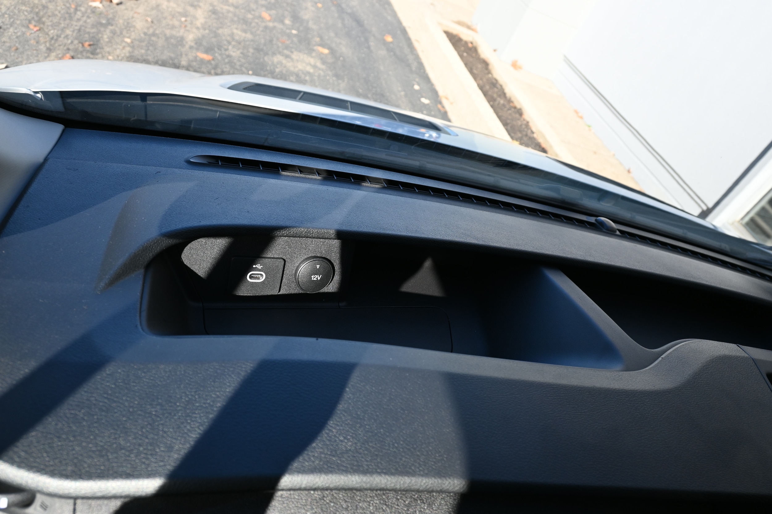 2025 Ford Transit Passenger Van XLT - Photo 29