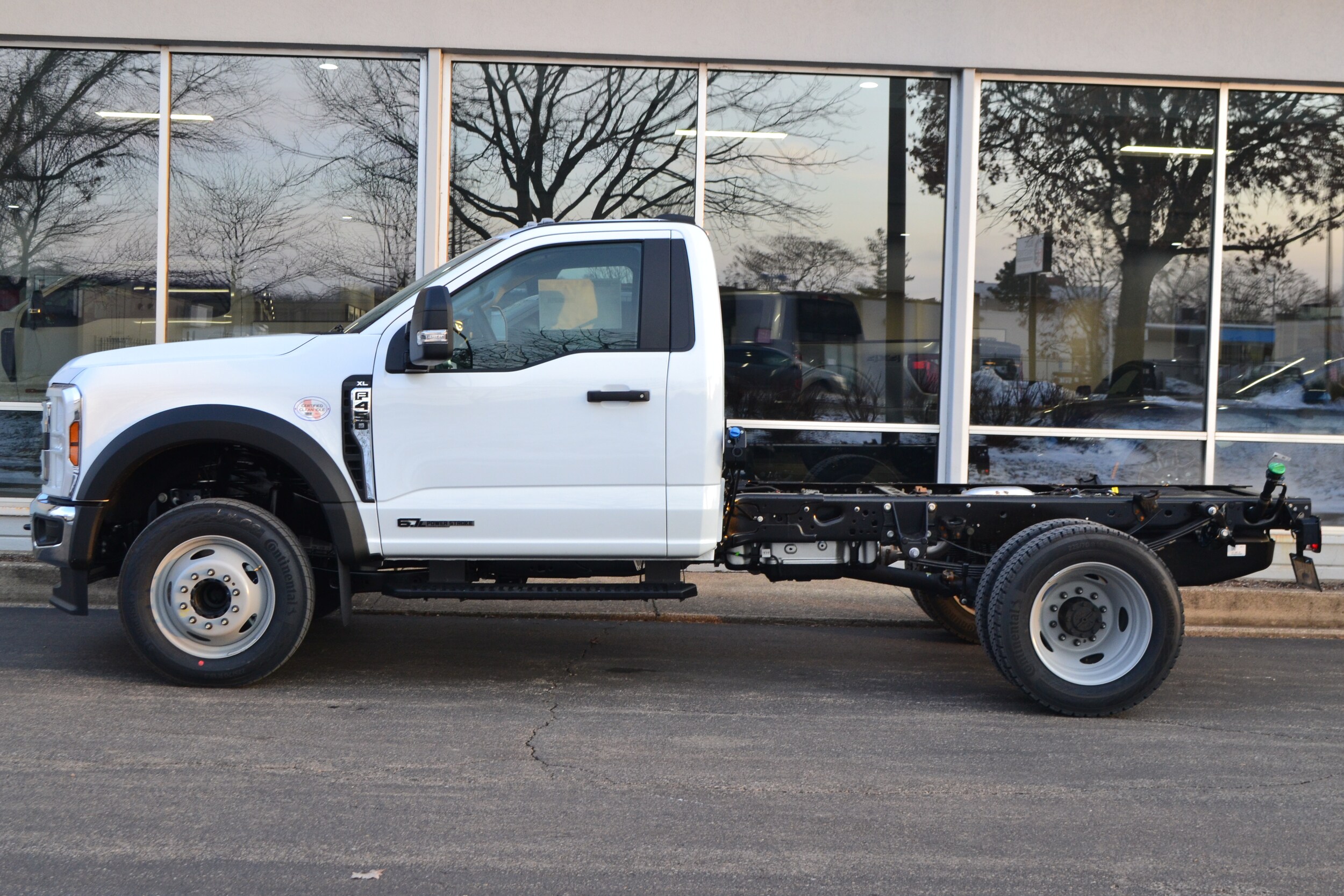 2025 Ford F-450 XL photo 2