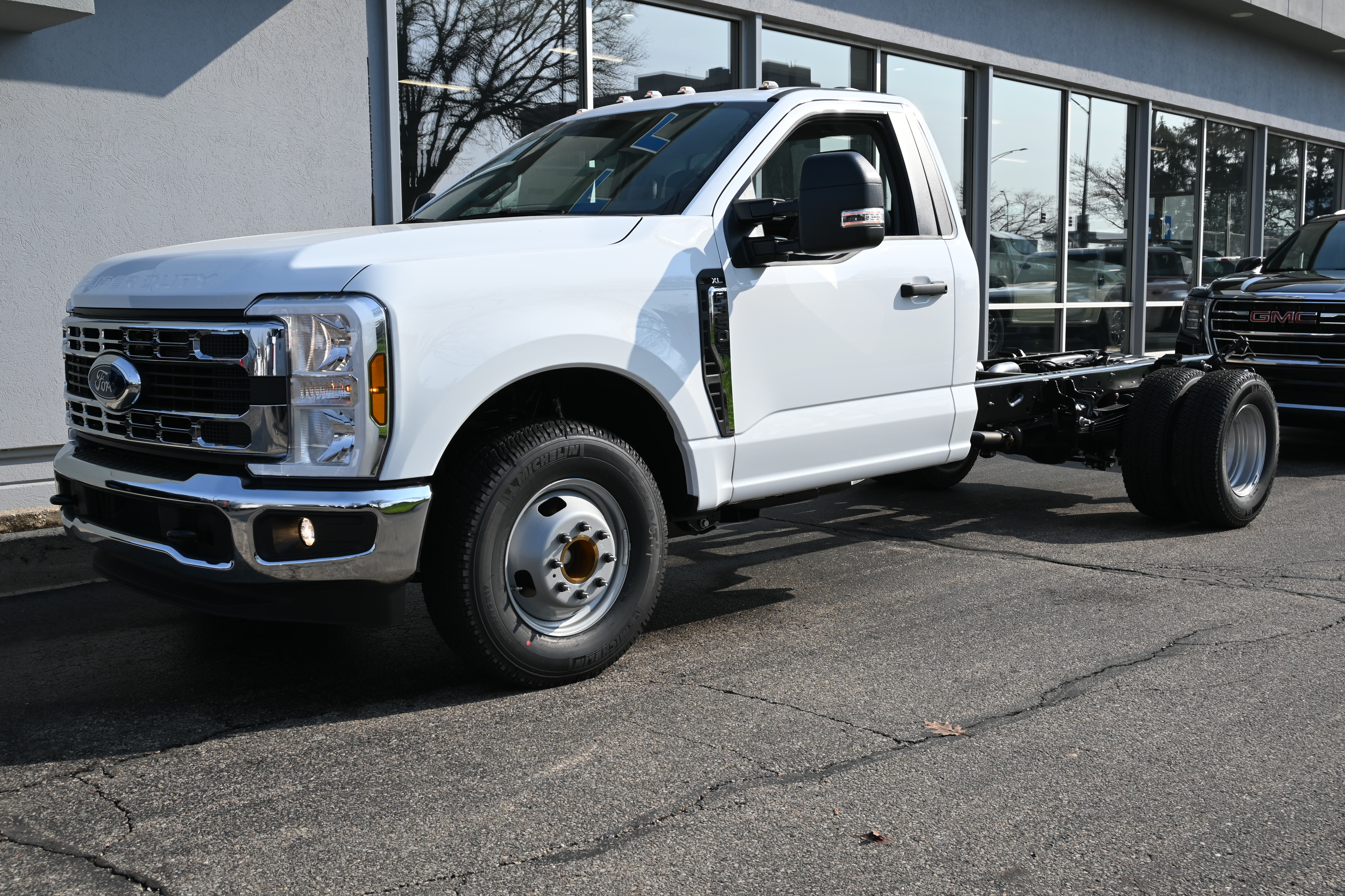  Ford F-350 Chassis
