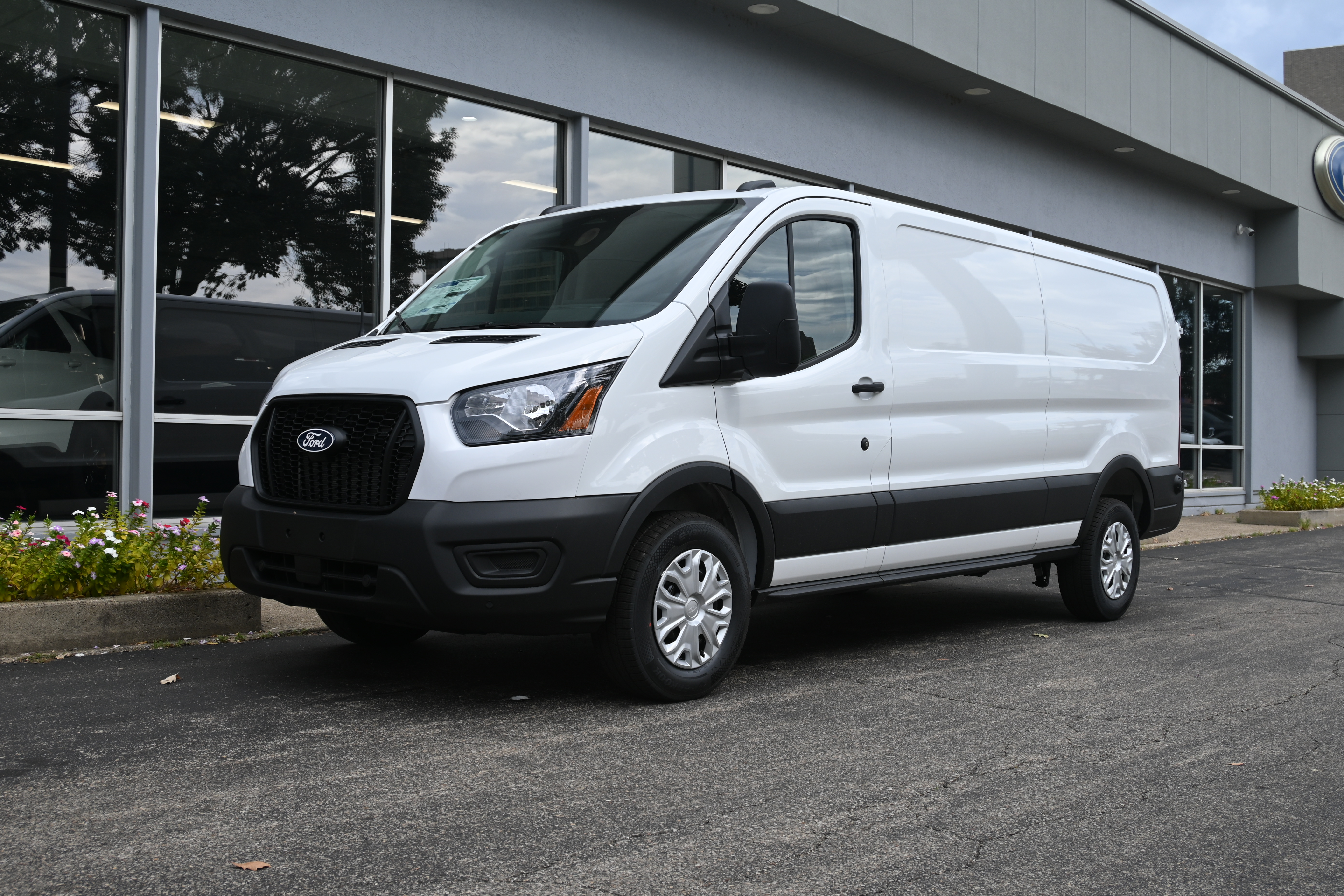  Ford Transit-250 Cargo
