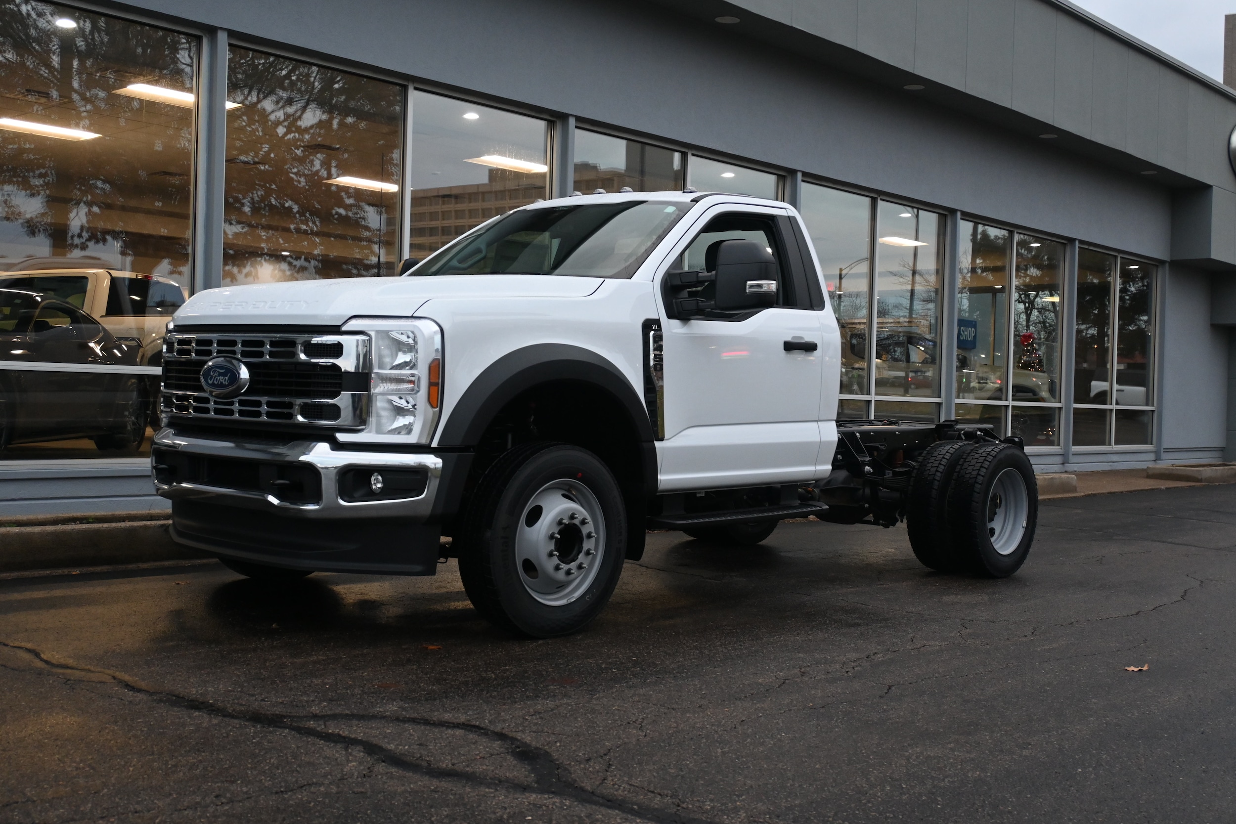 2026 Ford F-450 Super Duty Chassis Cab XL's photo