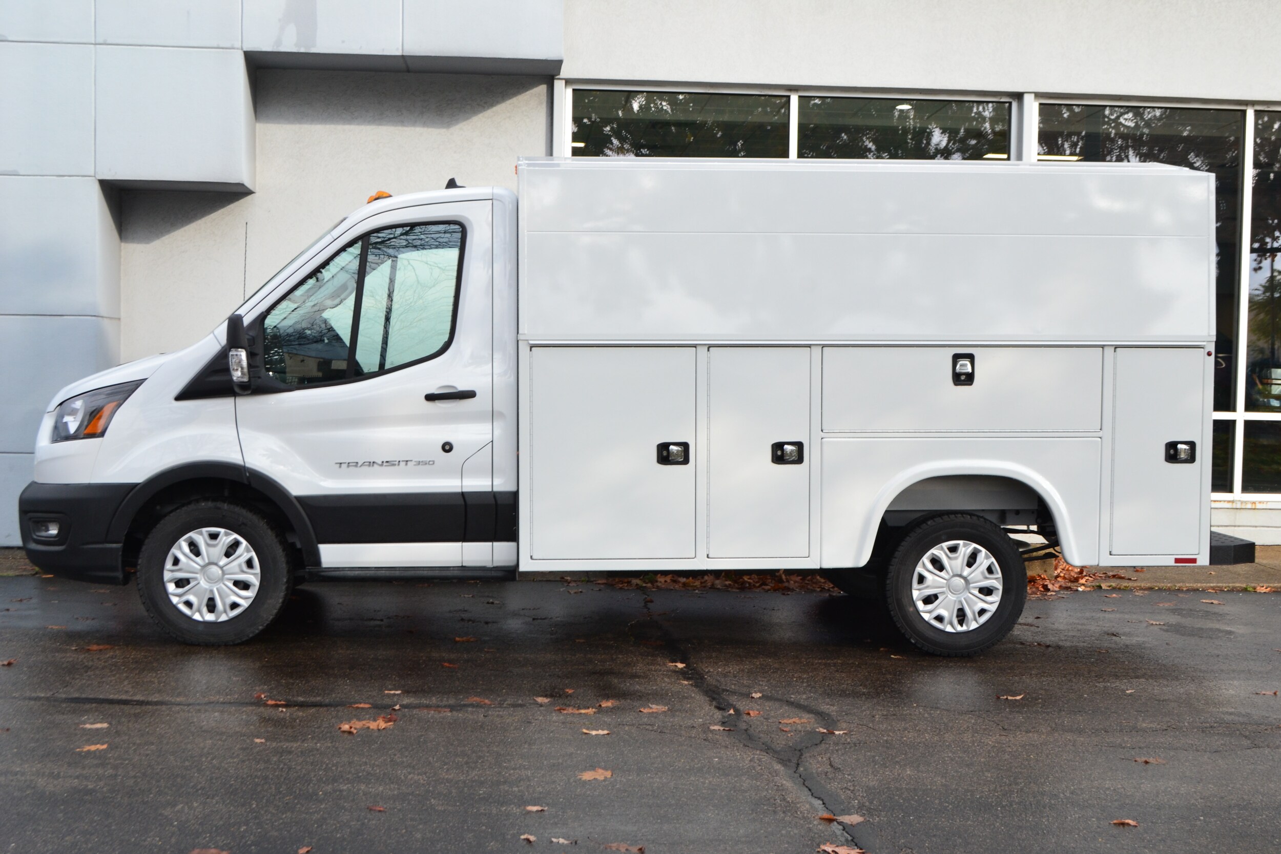 2024 Ford Transit photo 2