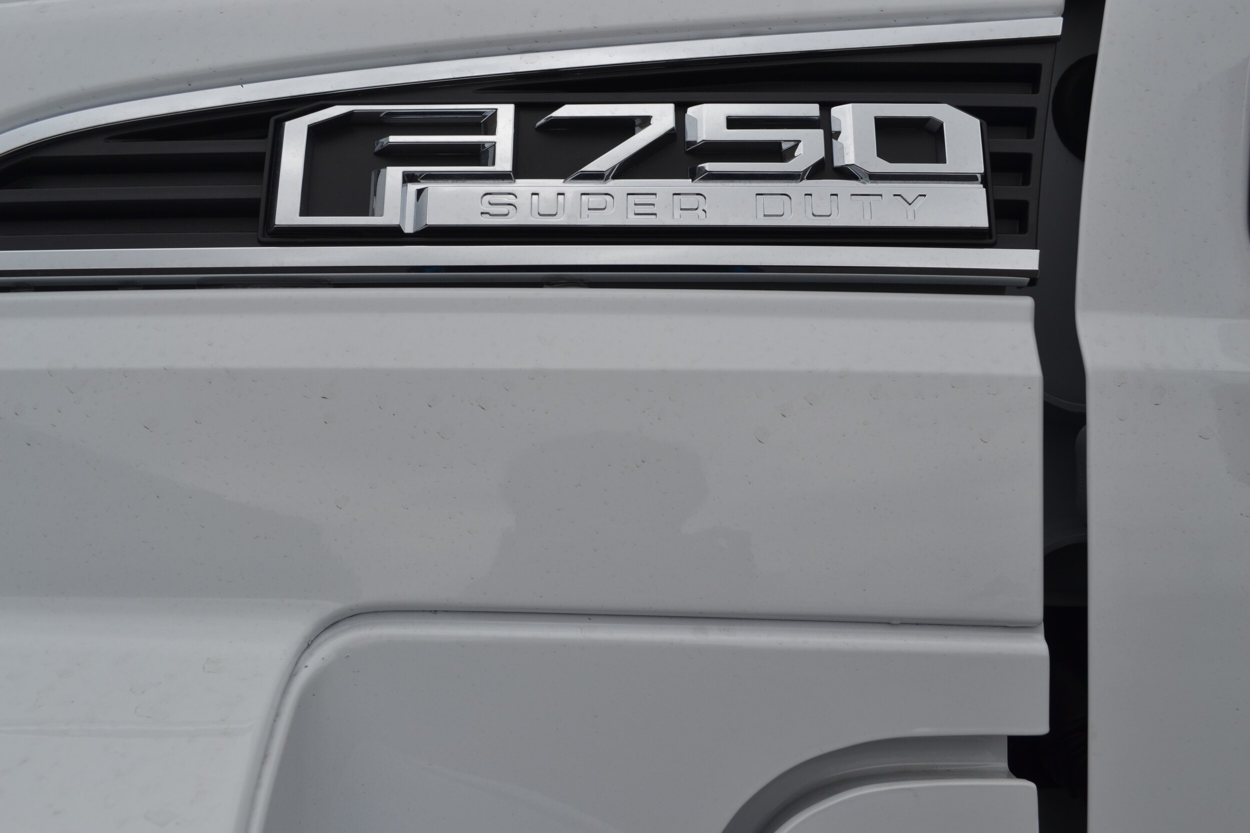 2025 Ford F-750 SuperCab photo 3