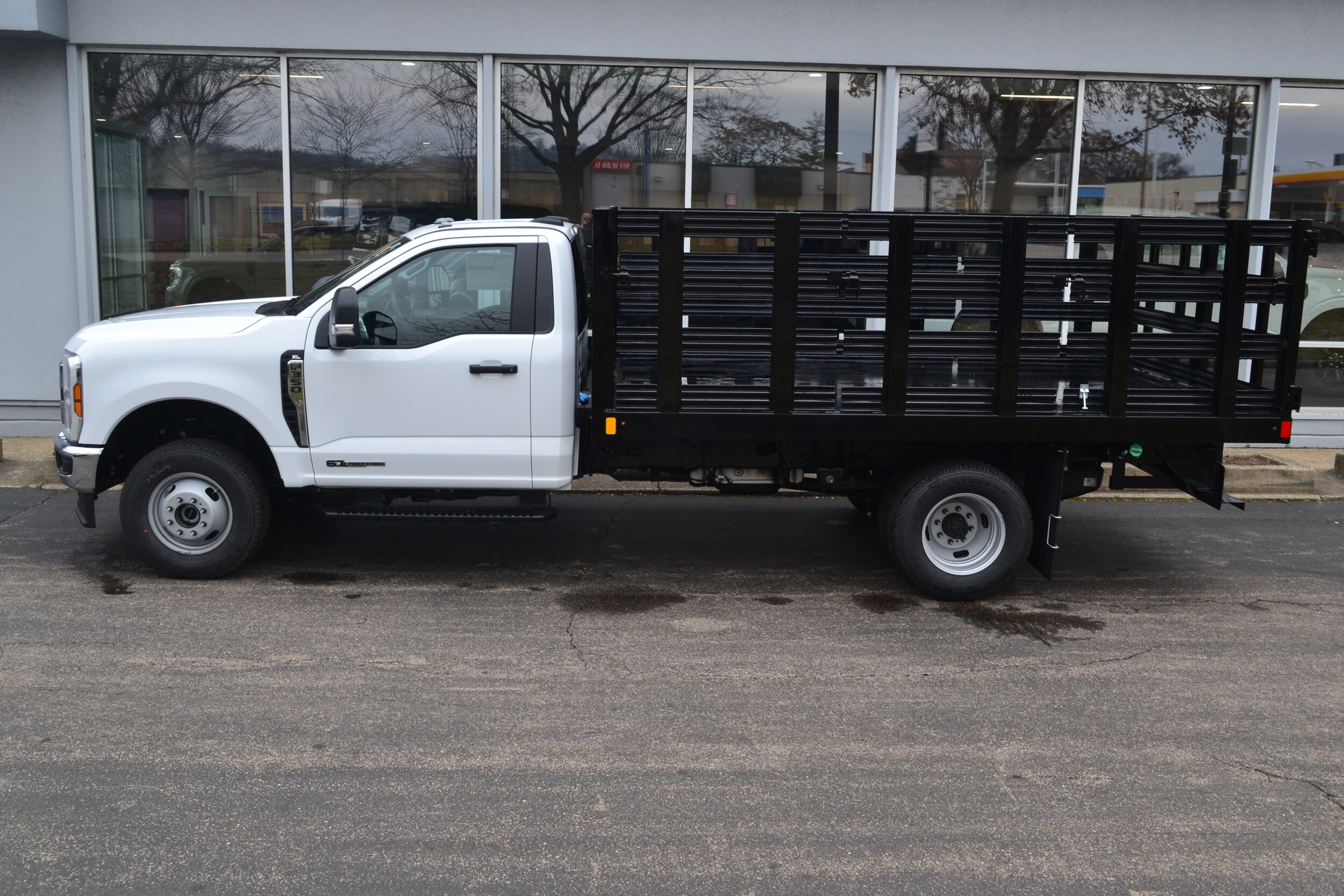 2024 Ford F-350 XL photo 2