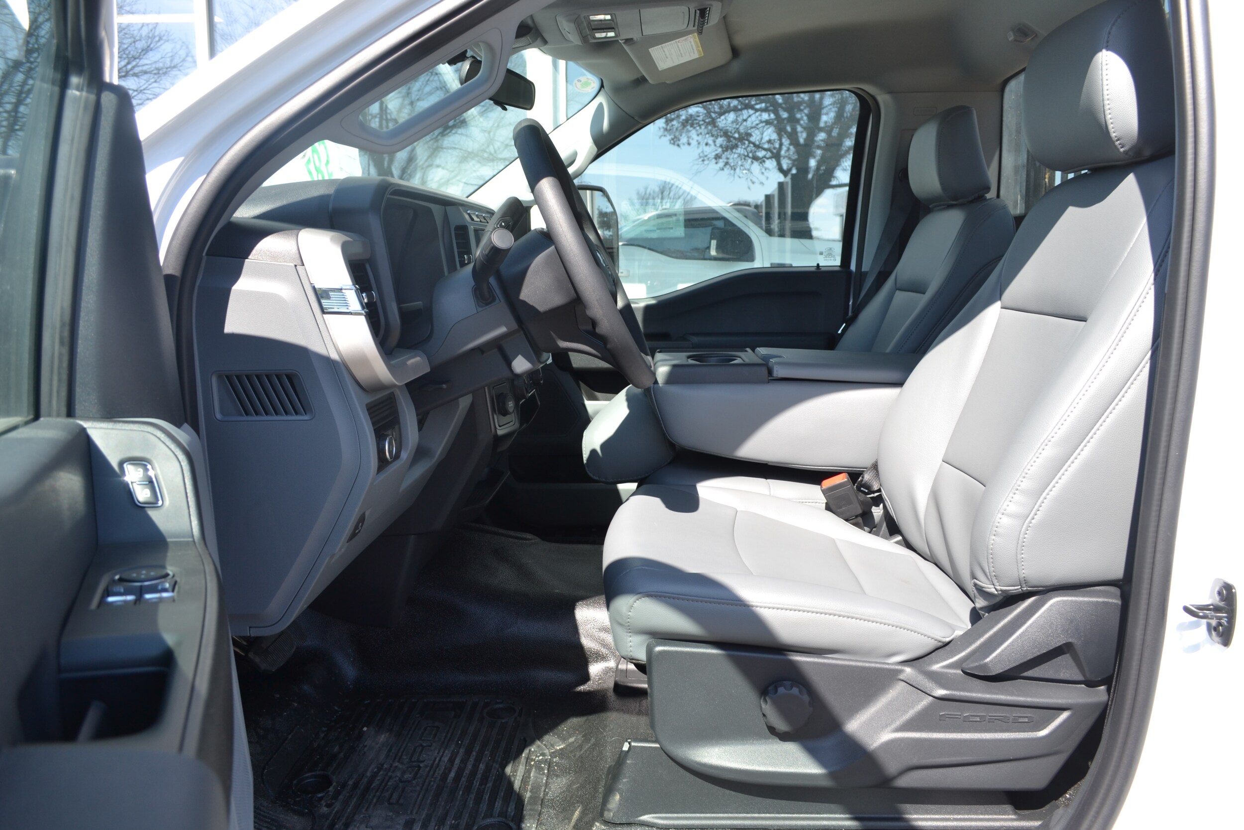 2024 Ford F-550 XL photo 4