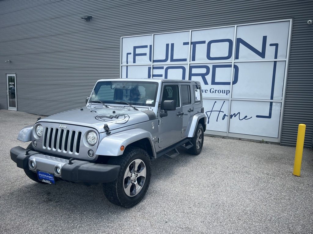 2017 Jeep Wrangler Unlimited Sahara photo 3