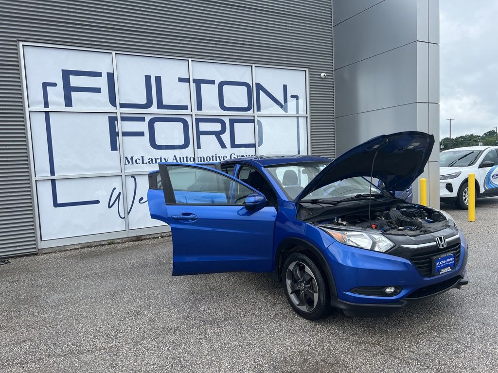 Used 2018 Honda HR-V EX with VIN 3CZRU6H57JM709127 for sale in Fulton, MO