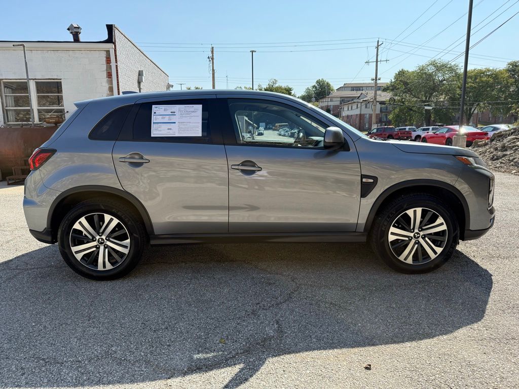2024 Mitsubishi Outlander Sport ES photo 2