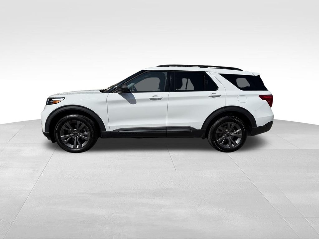 2021 Ford Explorer XLT photo 3
