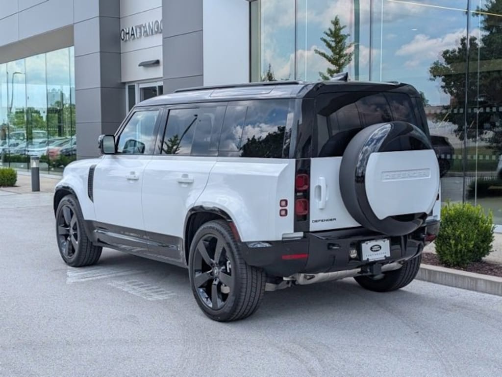 New 2025 Land Rover Defender X-Dynamic SE 110 P400 X-Dynamic SE