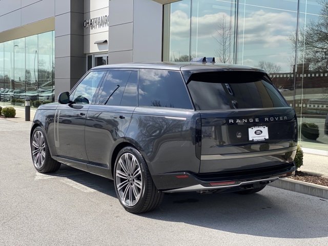 2025 Land Rover Range Rover SE photo 2