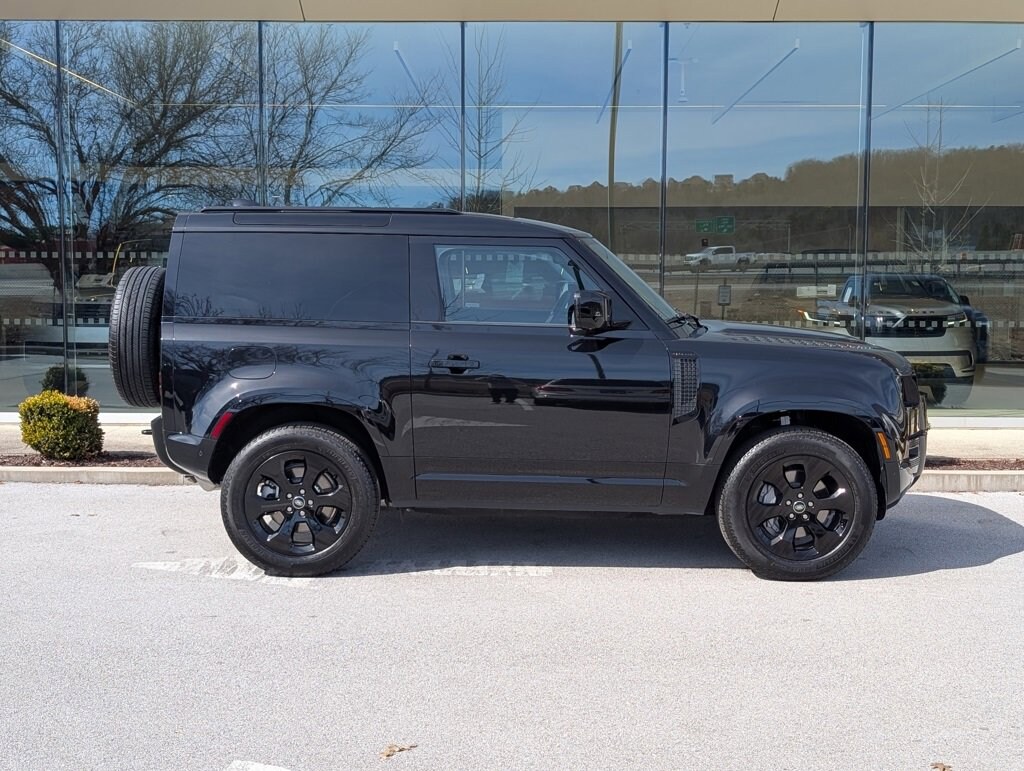 Used 2025 Land Rover Defender 90 X-Dynamic SE SUV