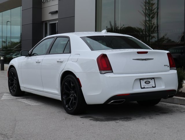 Used 2019 Chrysler 300 S with VIN 2C3CCABG5KH570289 for sale in Chattanooga, TN