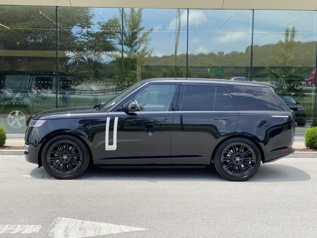 2025 Land Rover Range Rover Autobiography photo 2