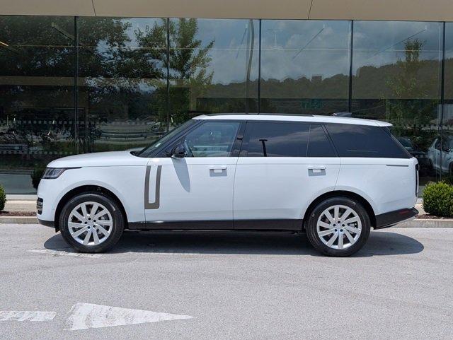 2025 Land Rover Range Rover SE photo 2