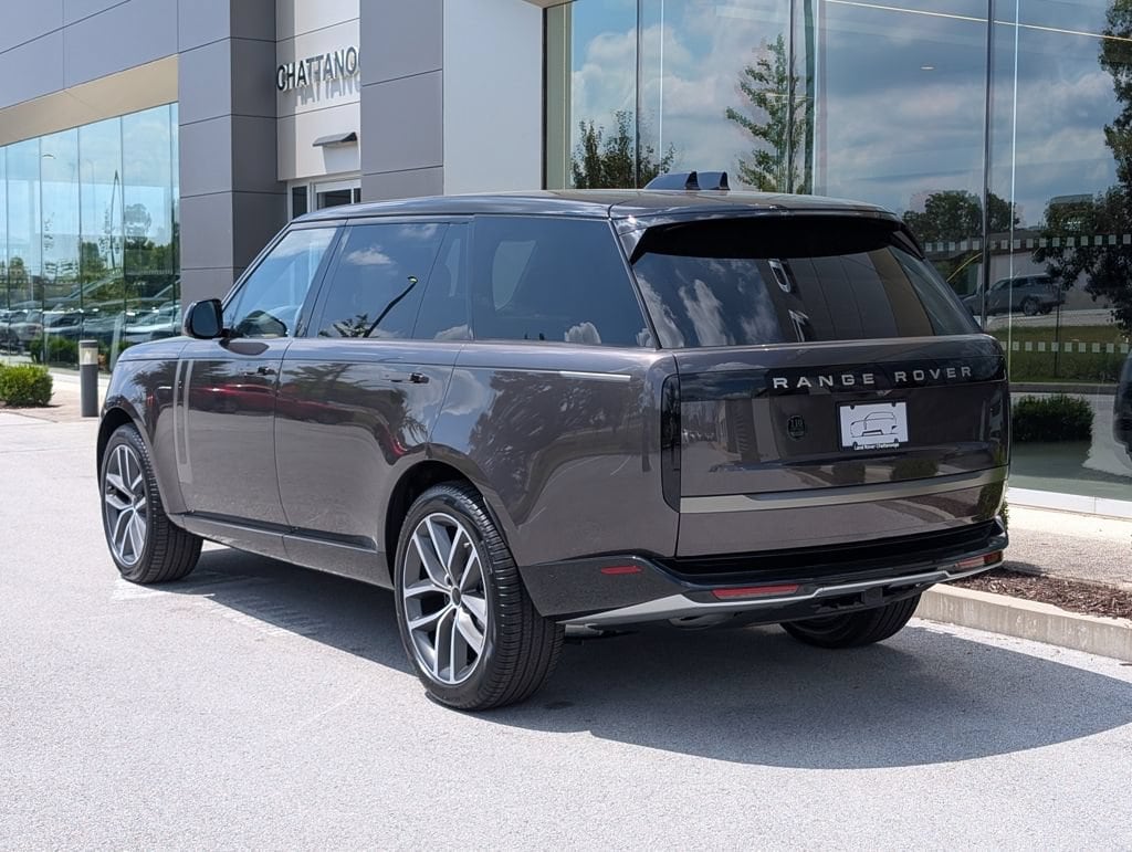 New 2026 Land Rover Range Rover SE P400 SE LWB 7 Seat