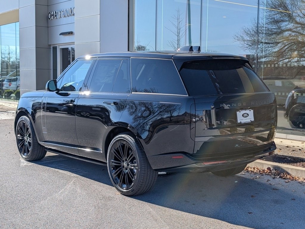 New 2025 Land Rover Range Rover SE P400 SE SWB