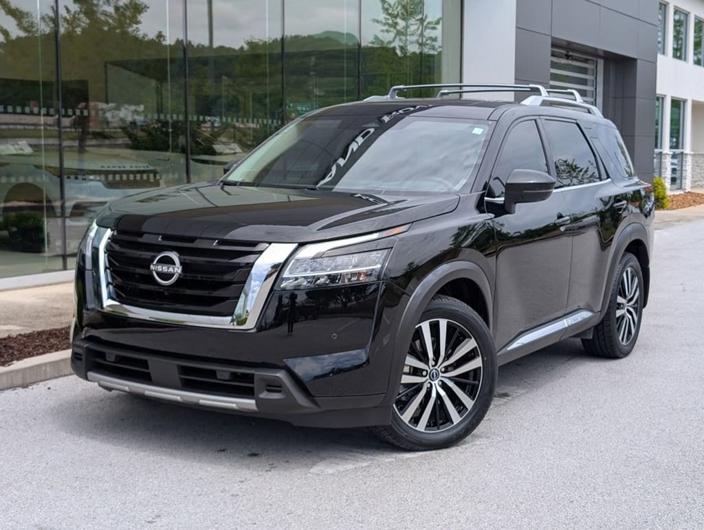 2024 Nissan Pathfinder Platinum 4WD's photo
