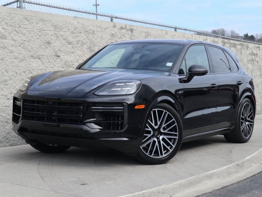 New 2025 Porsche Cayenne Turbo E-Hybrid Turbo E-Hybrid AWD