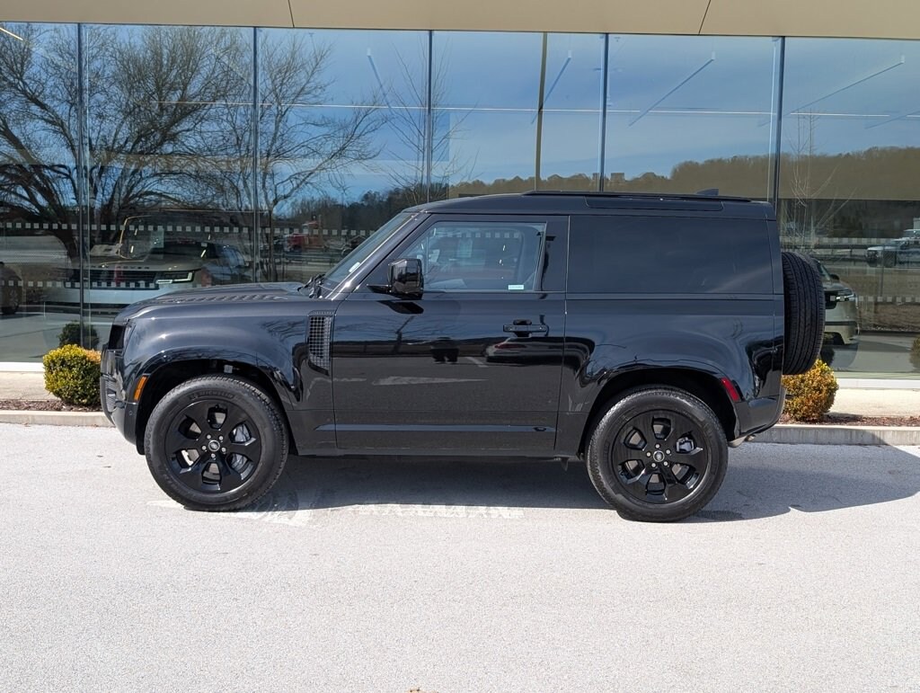 Used 2025 Land Rover Defender 90 X-Dynamic SE SUV