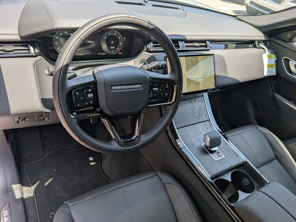 New 2026 Land Rover Range Rover Velar Dynamic SE P250 Dynamic SE *Ltd Avail*
