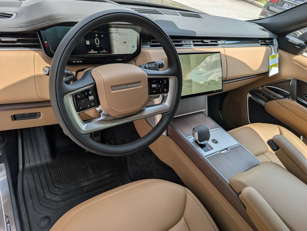 New 2026 Land Rover Range Rover SE P400 SE LWB 7 Seat