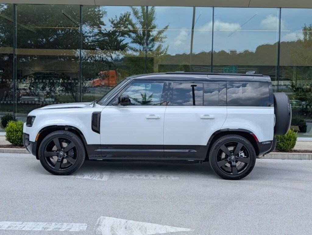 New 2025 Land Rover Defender X-Dynamic SE 110 P400 X-Dynamic SE