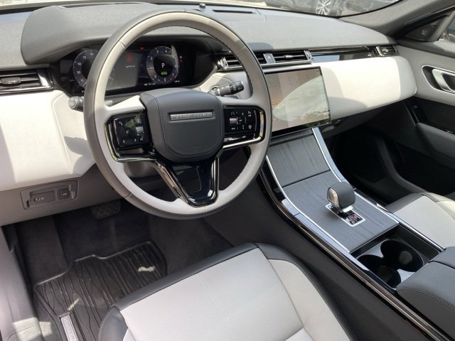 2026 Land Rover Range Rover Velar S photo 4