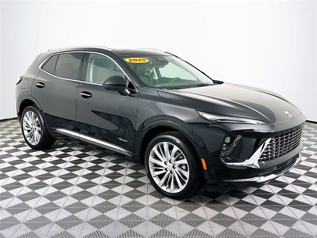 2025 Buick Envision Avenir's photo