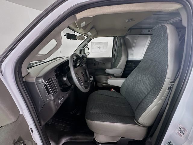 2025 GMC Savana Cargo Work Van - Photo 10