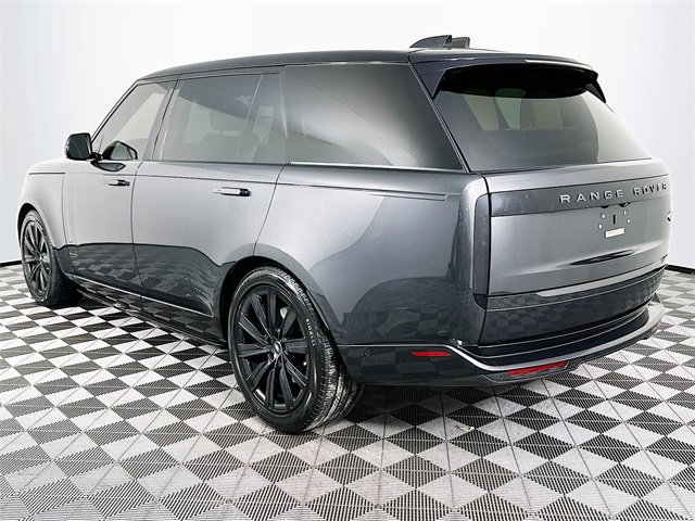 2023 Land Rover Range Rover SE photo 4
