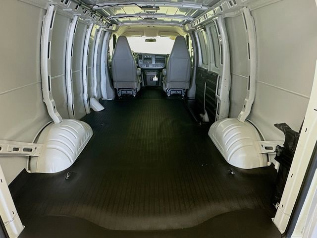 2025 GMC Savana Cargo Work Van - Photo 15