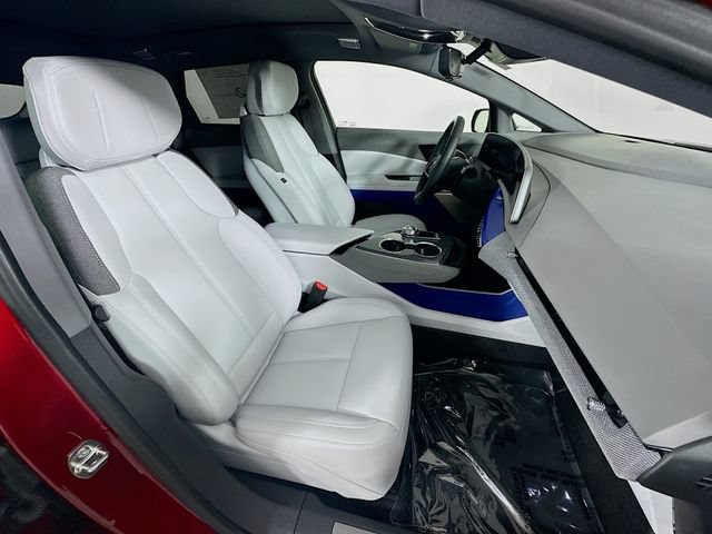 2026 Cadillac OPTIQ Luxury - Photo 18