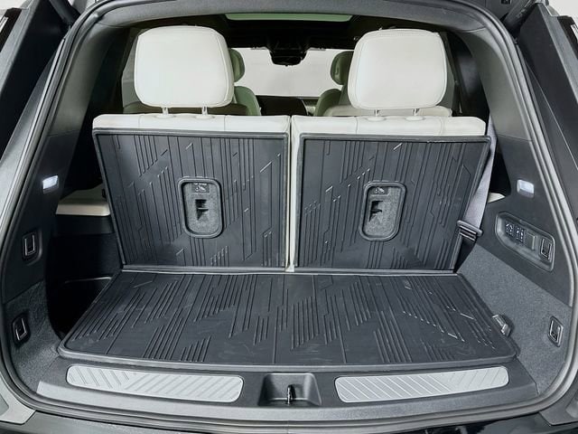 2026 Cadillac VISTIQ Luxury - Photo 14