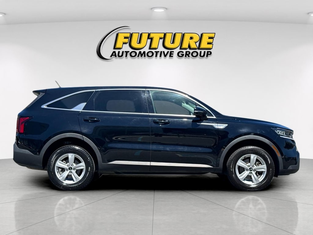 Used 2023 Kia Sorento LX SUV