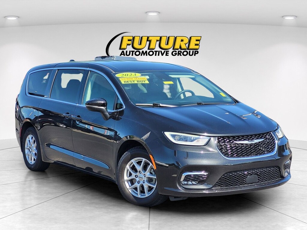 Used 2023 Chrysler Pacifica Touring L Van Passenger Van