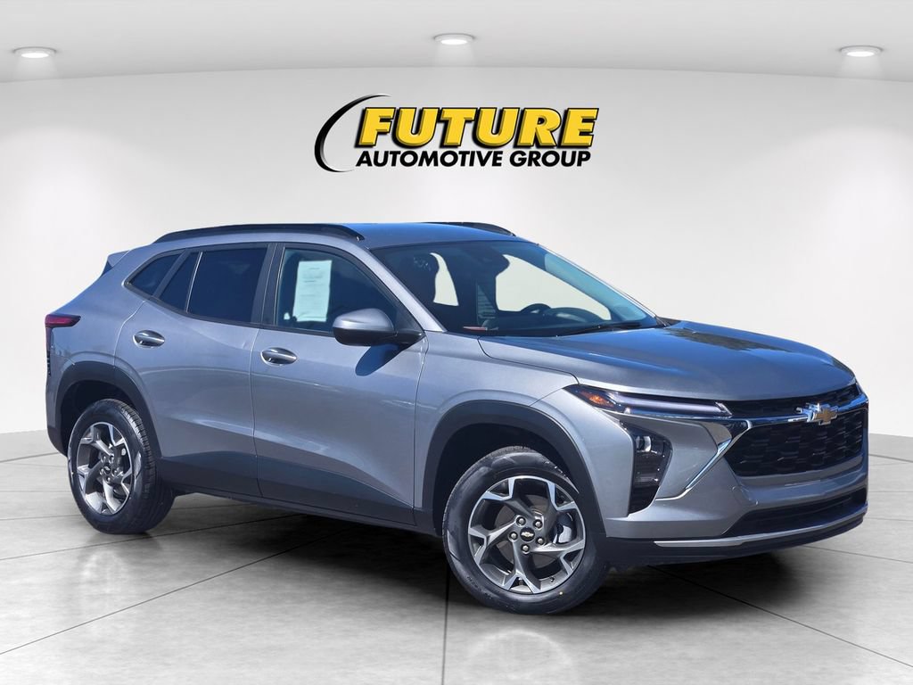 2025 Chevrolet Trax LT - Photo 1