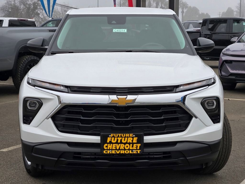 2026 Chevrolet Trailblazer LS photo 2