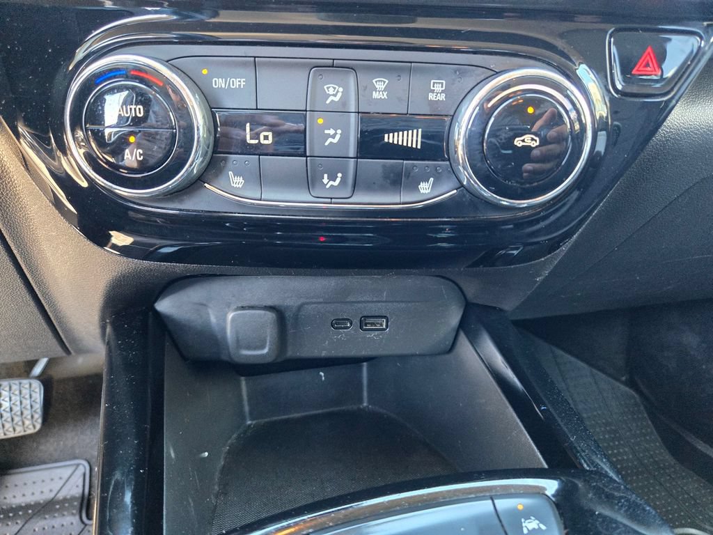 2025 Chevrolet Trax LT - Photo 15