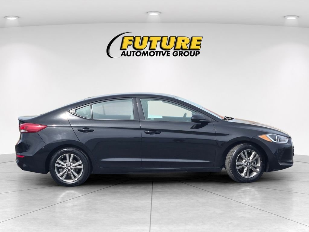 2018 Hyundai Elantra SEL photo 3