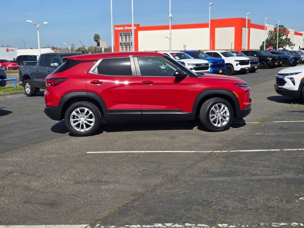 2026 Chevrolet Trailblazer LS photo 3