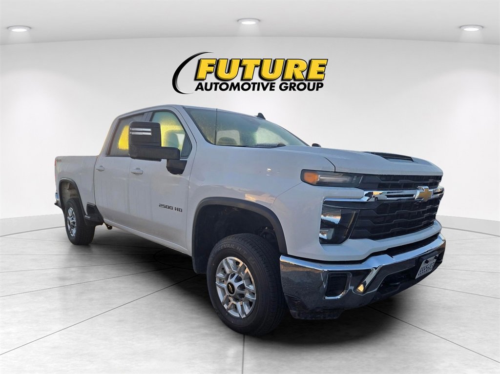 2024 Chevrolet Silverado 2500HD LT photo 2