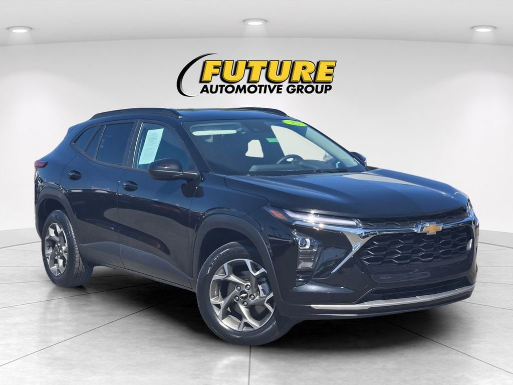 2025 Chevrolet Trax LT's photo
