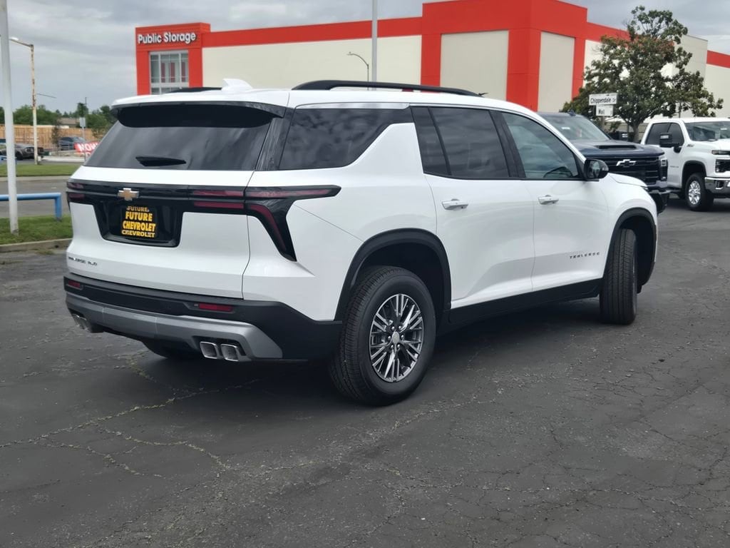 2026 Chevrolet Traverse LT photo 4