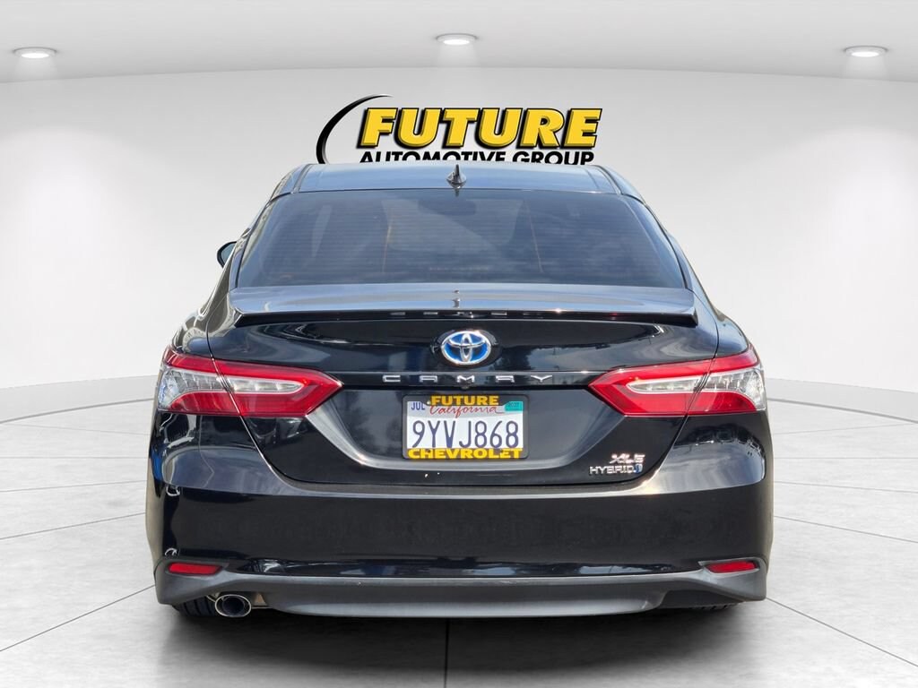 Used 2020 Toyota Camry Hybrid XLE Sedan
