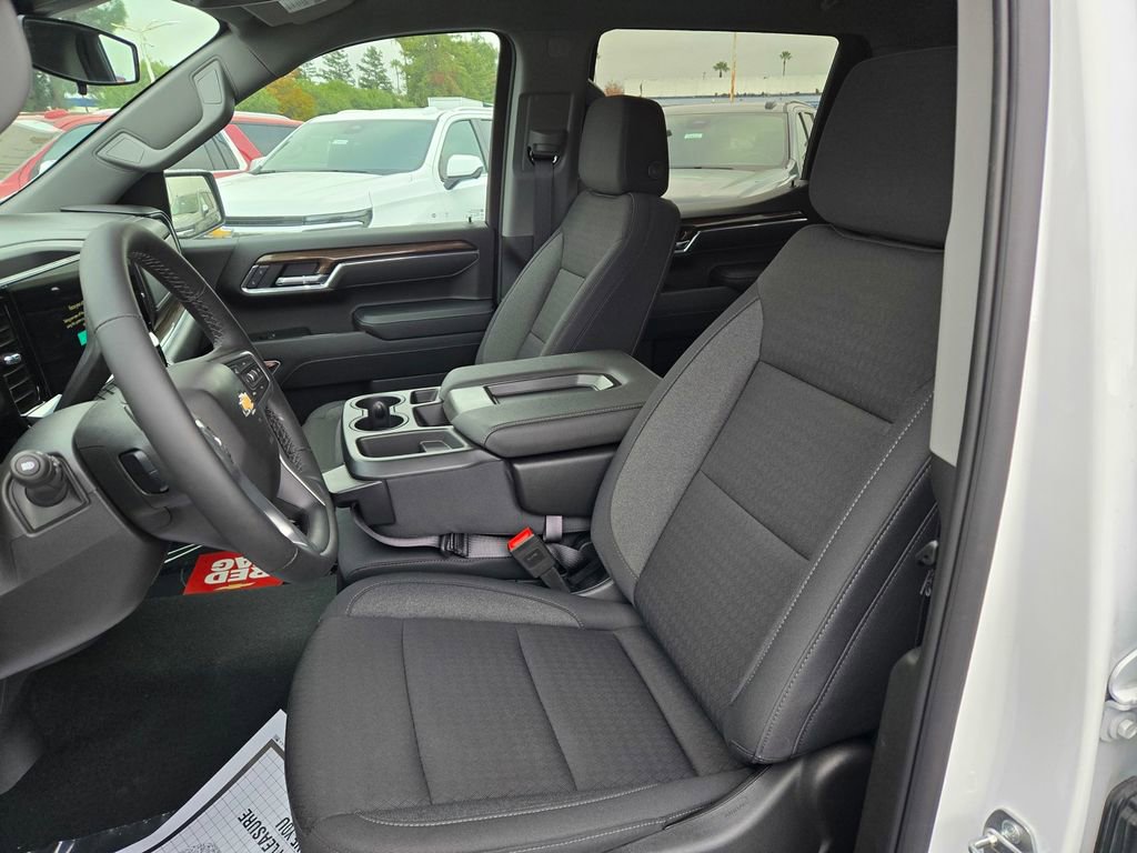 2024 Chevrolet Silverado 1500 LT photo 6